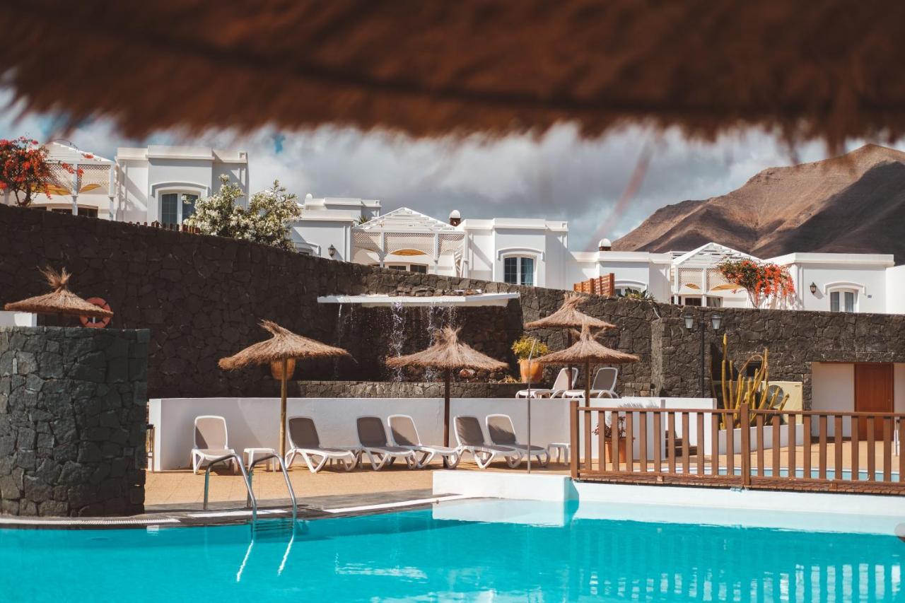 Apartamentos Livvo Coloradamar Playa Blanca  Exterior photo