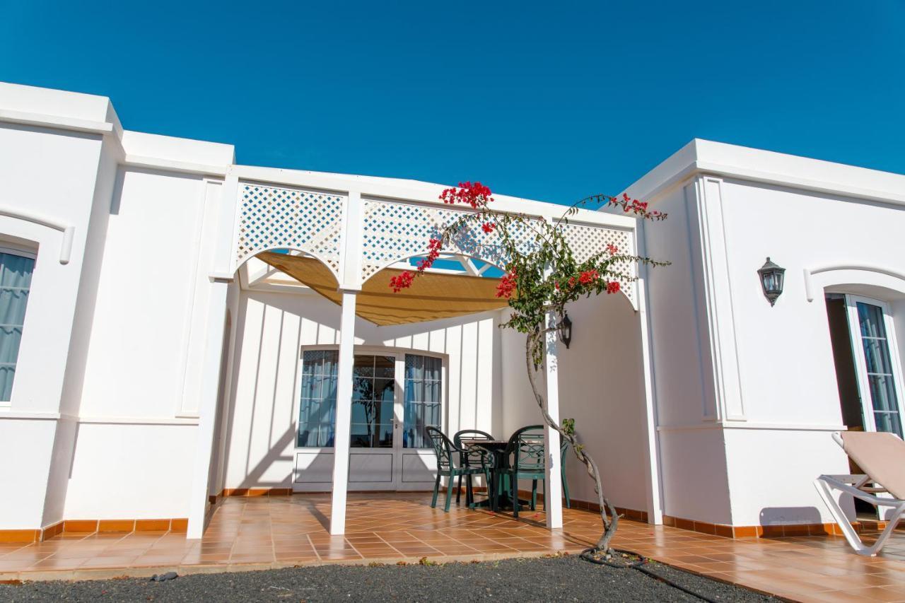 Apartamentos Livvo Coloradamar Playa Blanca  Exterior photo