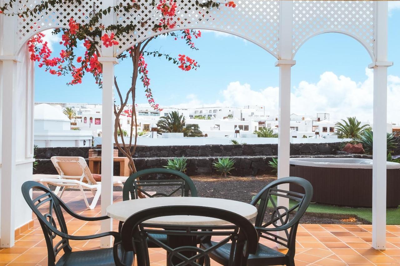 Apartamentos Livvo Coloradamar Playa Blanca  Exterior photo