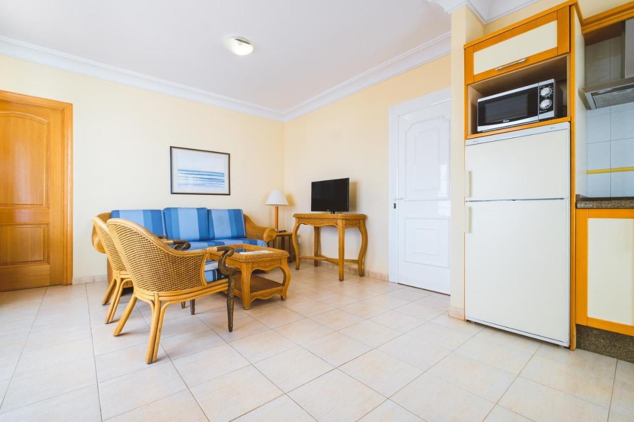 Apartamentos Livvo Coloradamar Playa Blanca  Exterior photo