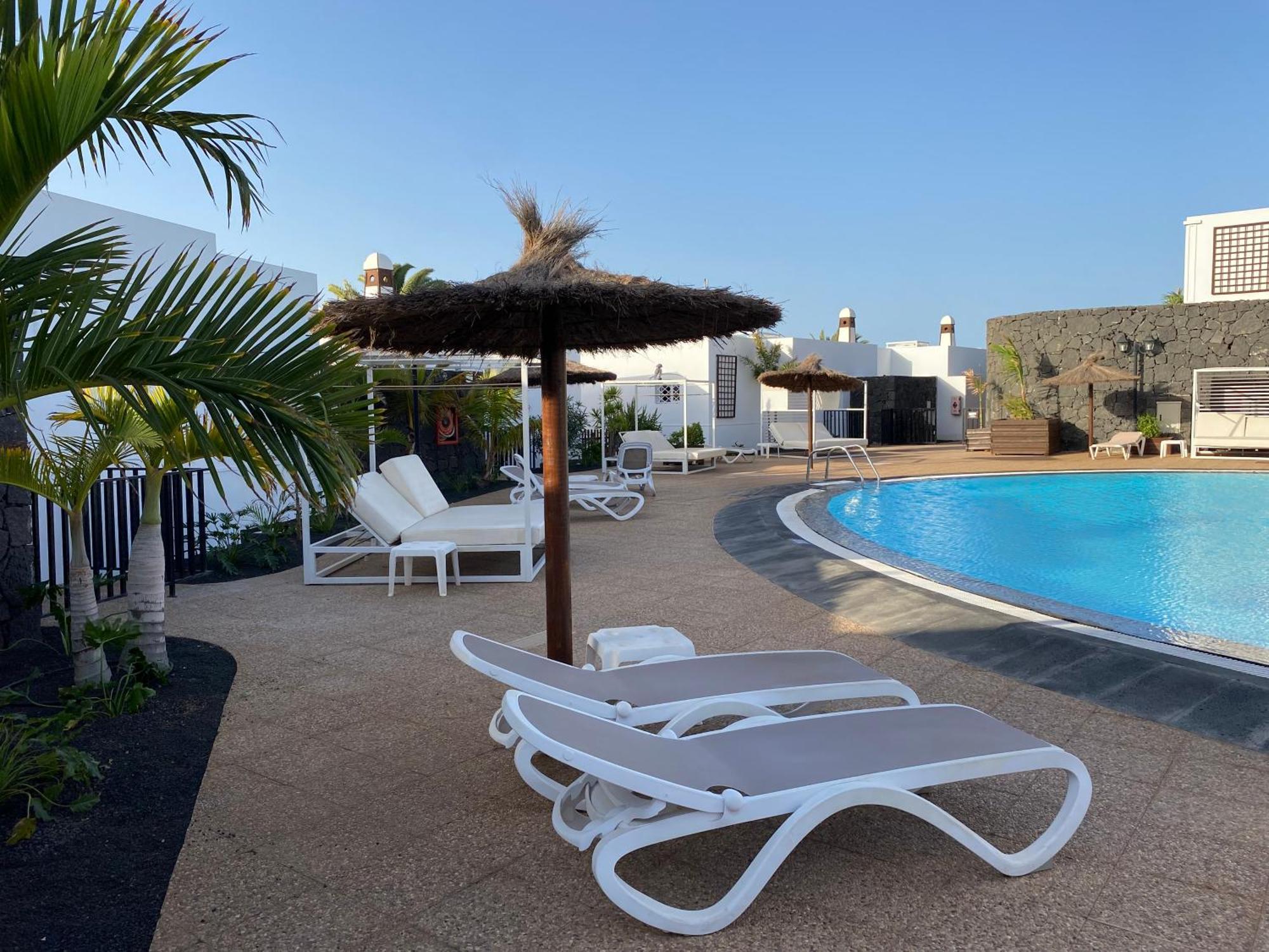 Apartamentos Livvo Coloradamar Playa Blanca  Exterior photo