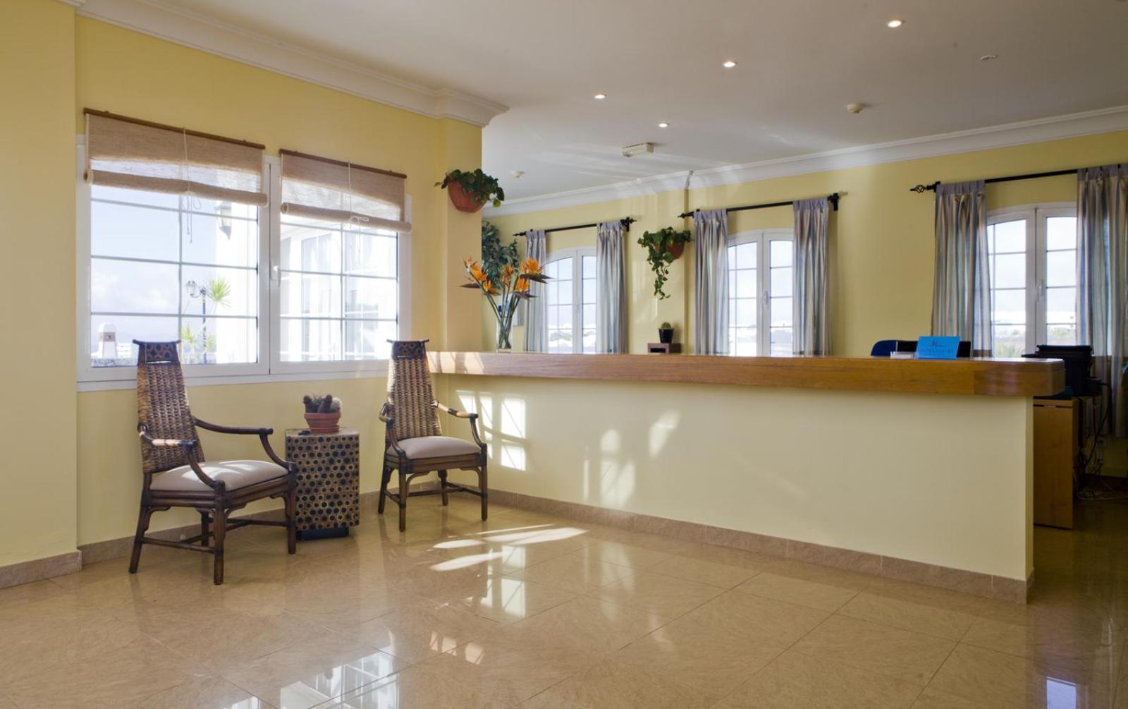 Apartamentos Livvo Coloradamar Playa Blanca  Exterior photo