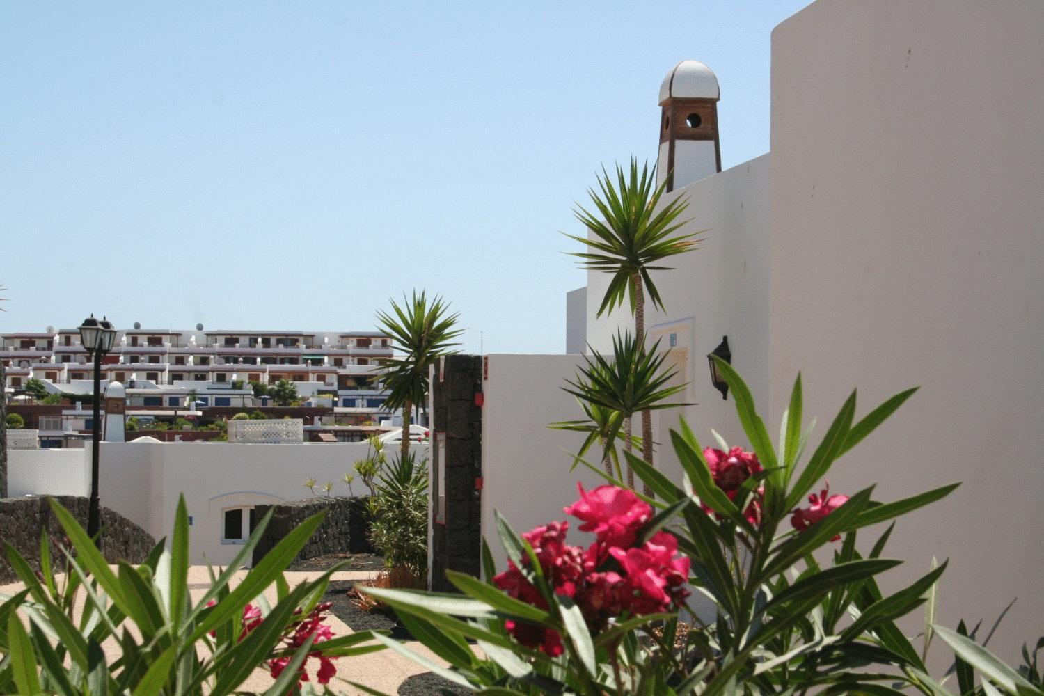 Apartamentos Livvo Coloradamar Playa Blanca  Exterior photo