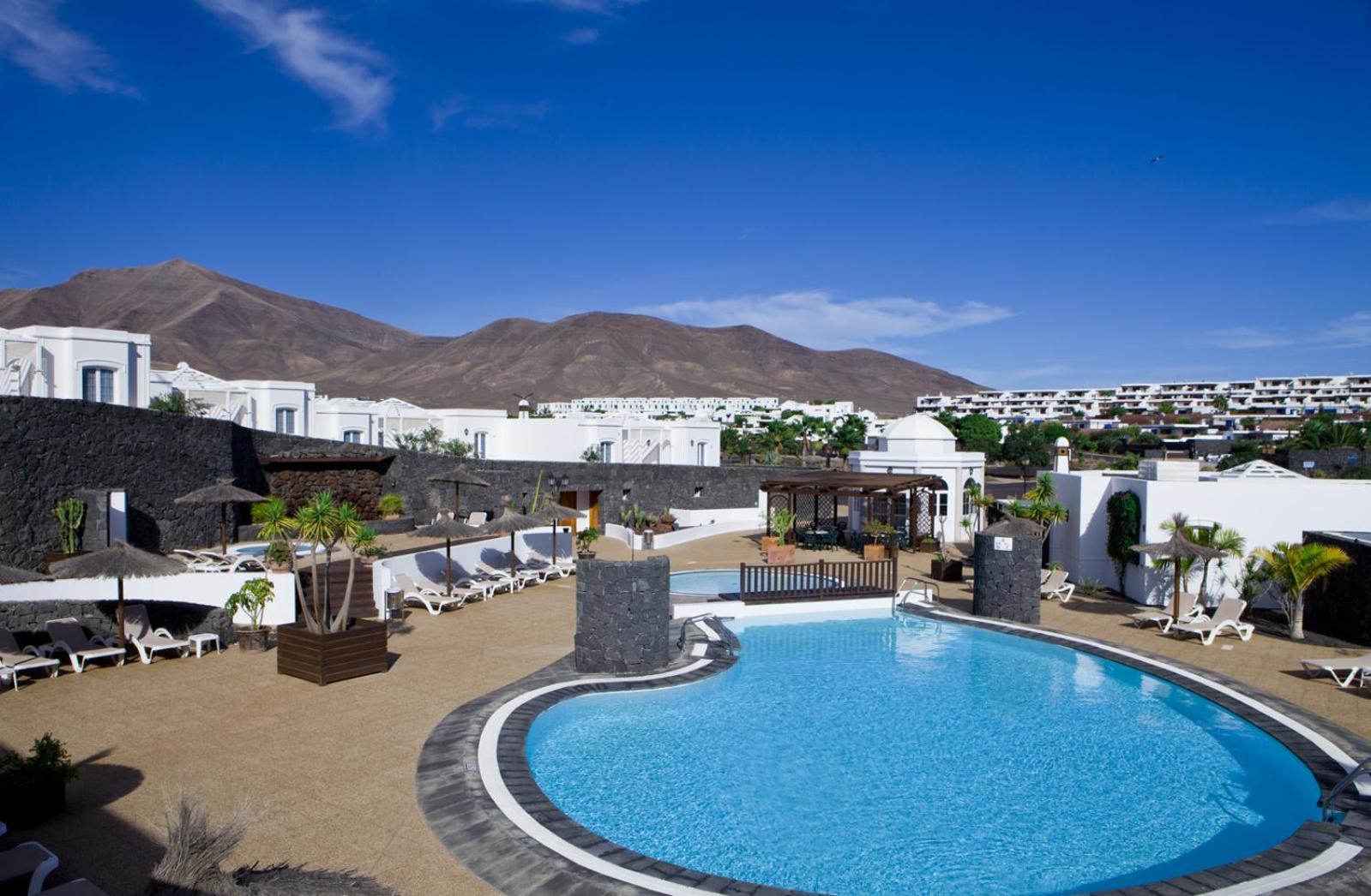 Apartamentos Livvo Coloradamar Playa Blanca  Exterior photo