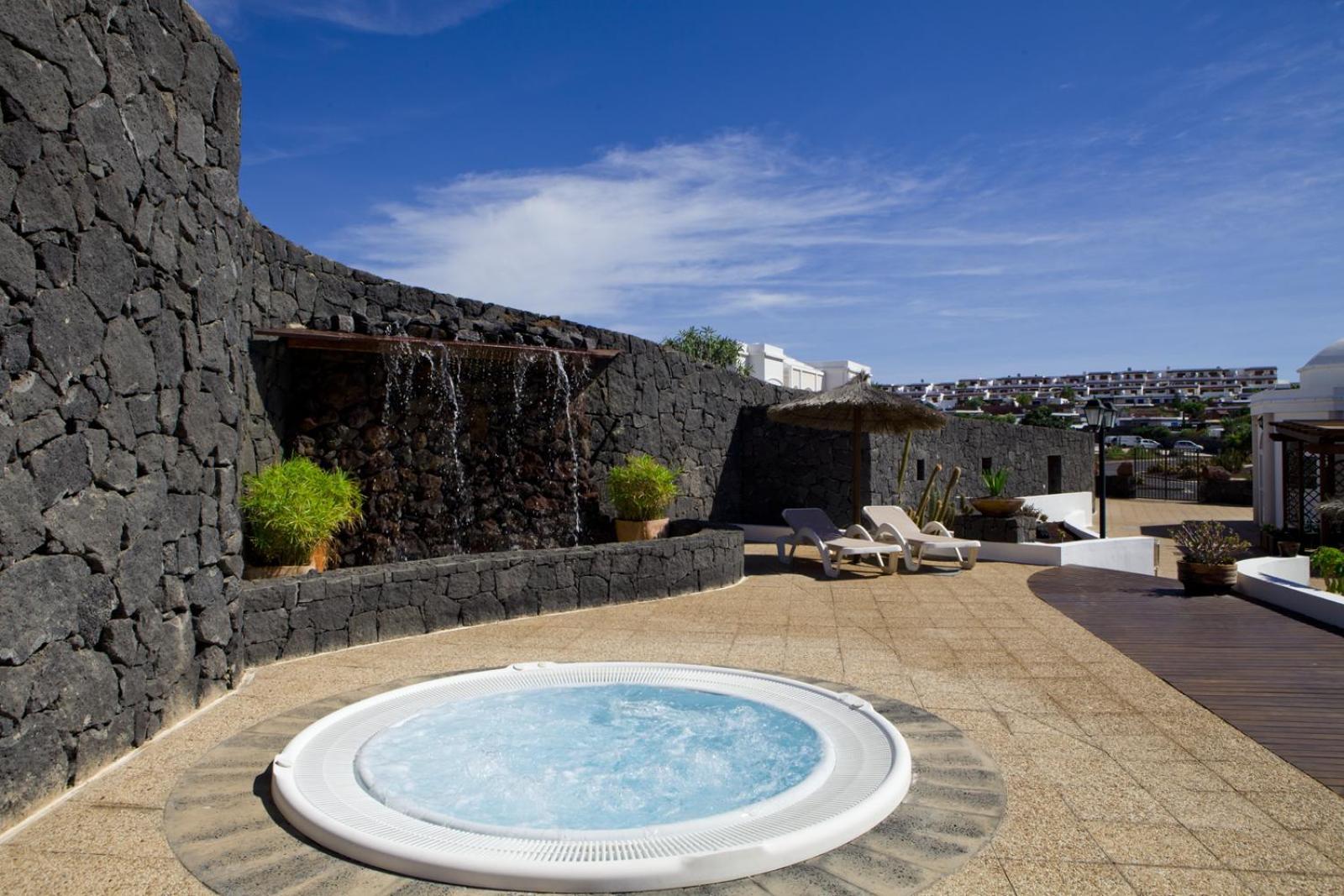 Apartamentos Livvo Coloradamar Playa Blanca  Exterior photo